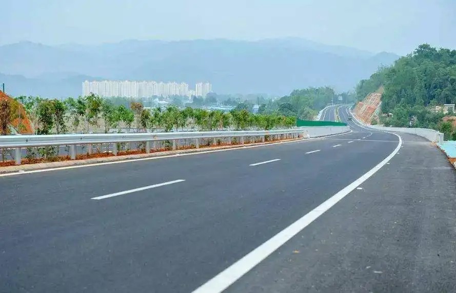 上海勋飞光强检测器为云南省芒市至梁河高速公路安全通行提供有力保障(图1)